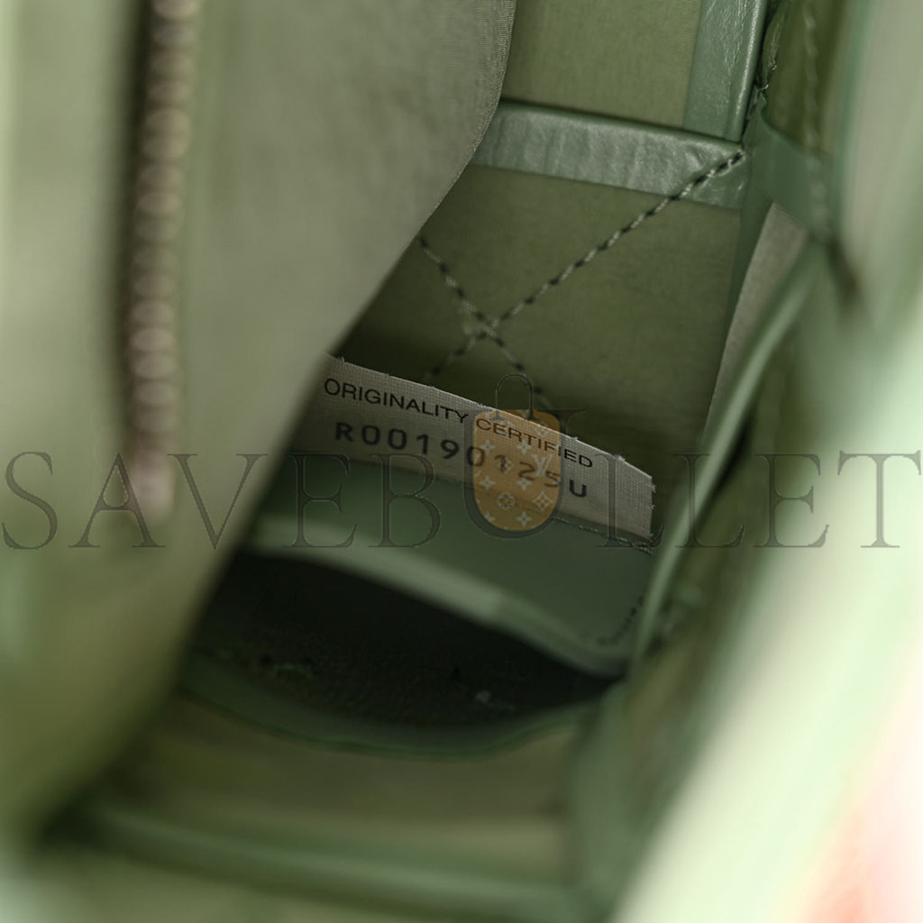 bo*te*ga Ve*ne*ta paper calfskin maxi intreccio cassette crossbody bag sage (23*15*5.5cm)