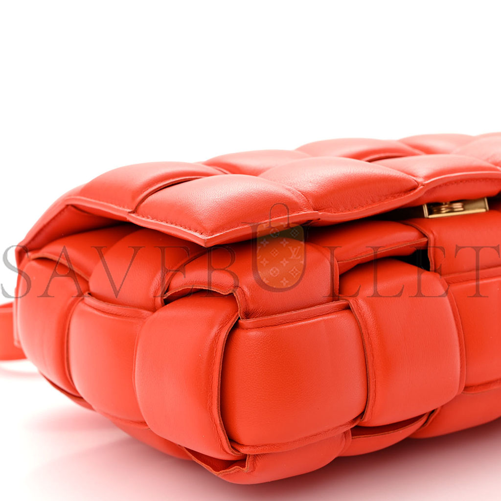 bo*te*ga Ve*ne*ta nappa maxi intreccio padded cassette crossbody bag sunburst (26*18*8cm)