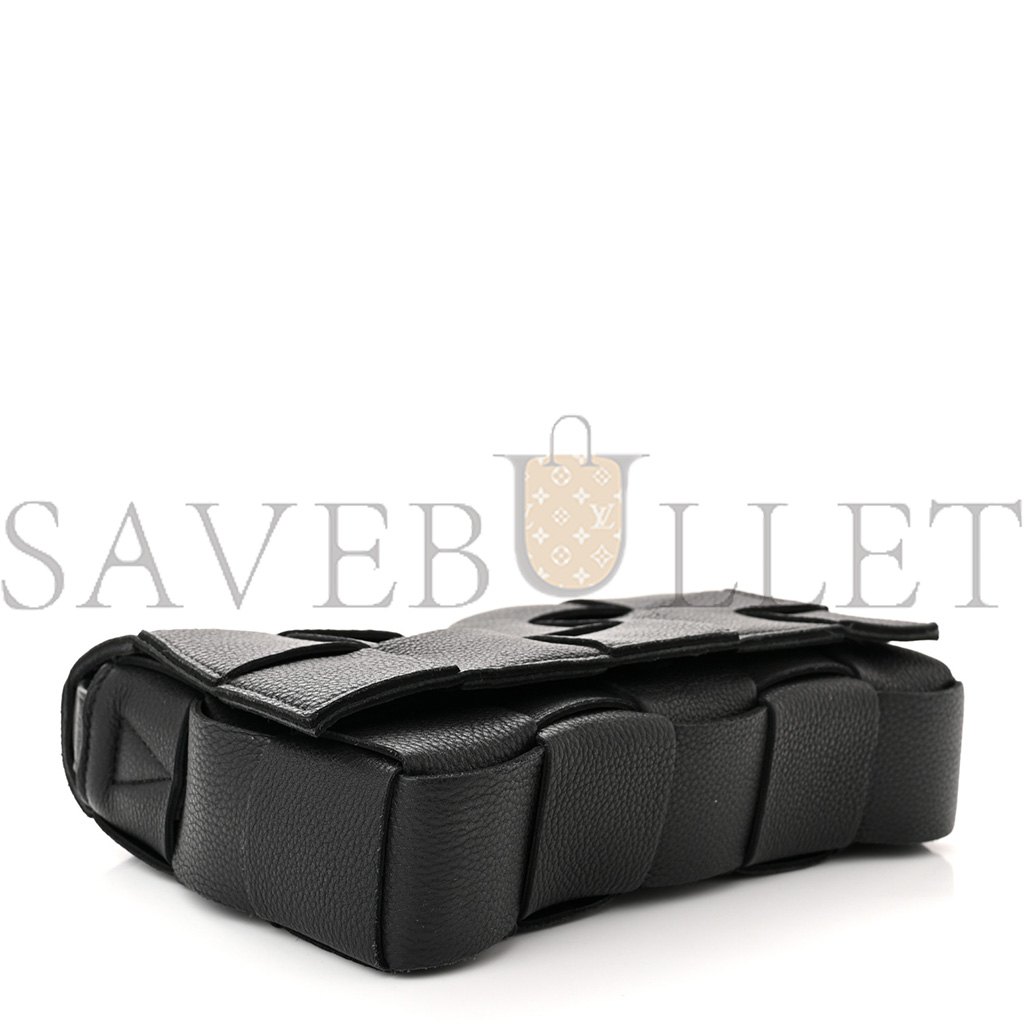 bo*te*ga Ve*ne*ta grained calfskin maxi intrecciato cassette crossbody bag black (23*15*5.5cm)