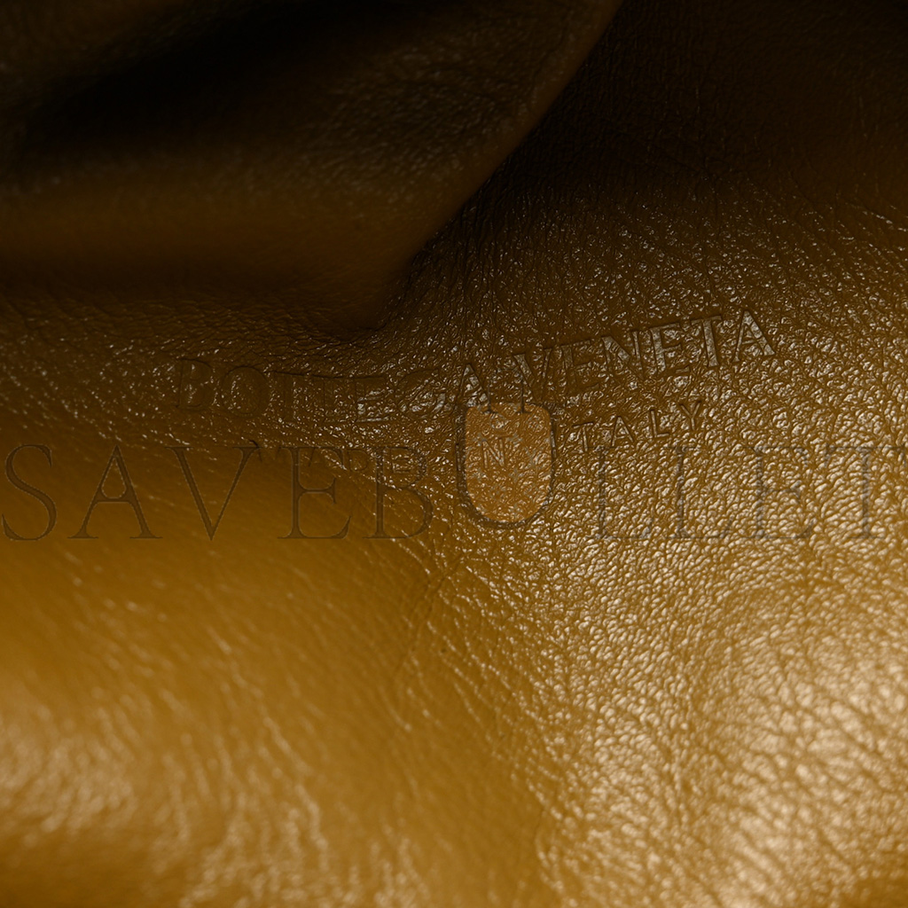 bo*te*ga Ve*ne*ta smooth butter calf the pouch oversized clutch cammello (38*19*9cm)