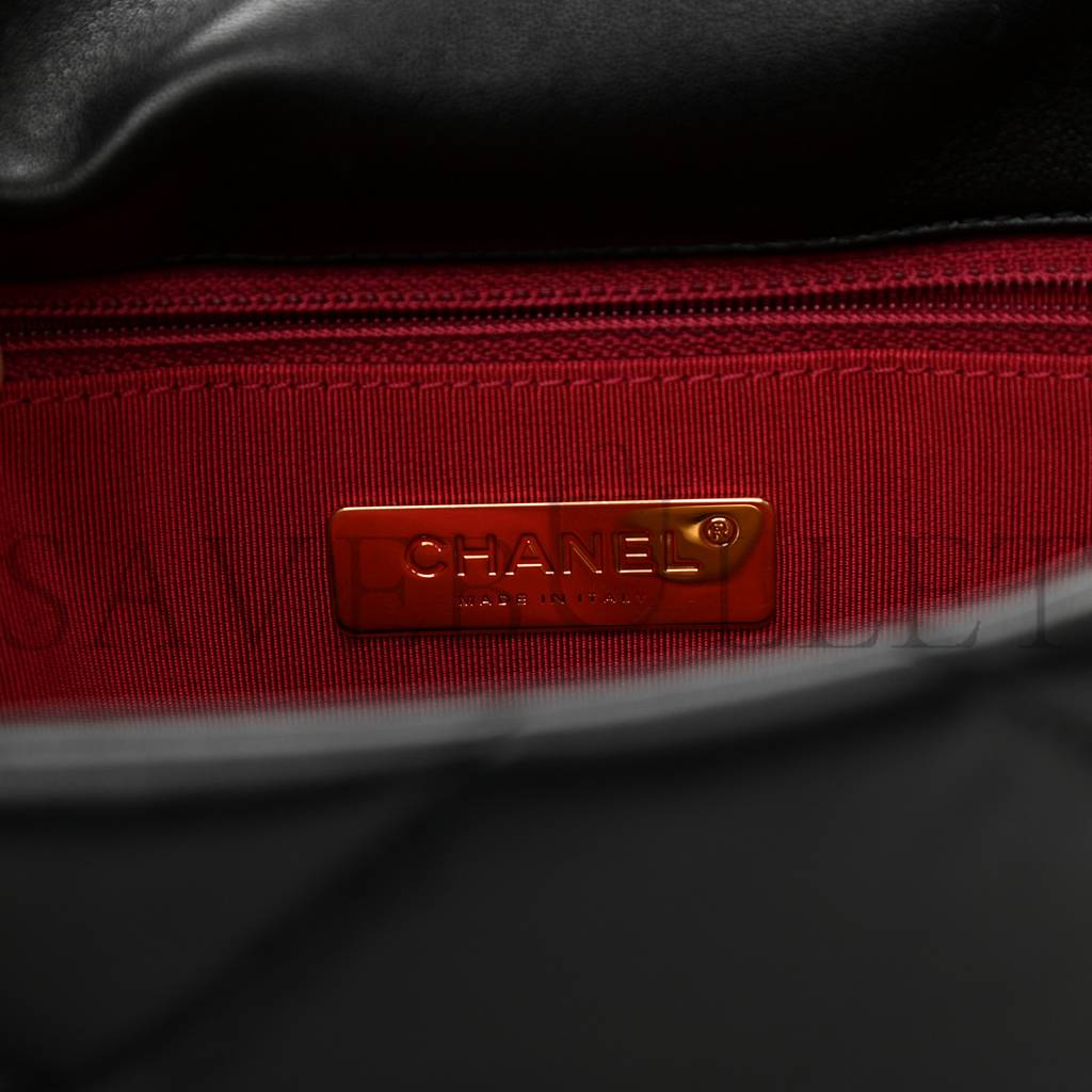 Ch*el goatskin quilted medium Ch*el 19 flap black gold hardware (25*17*8cm)